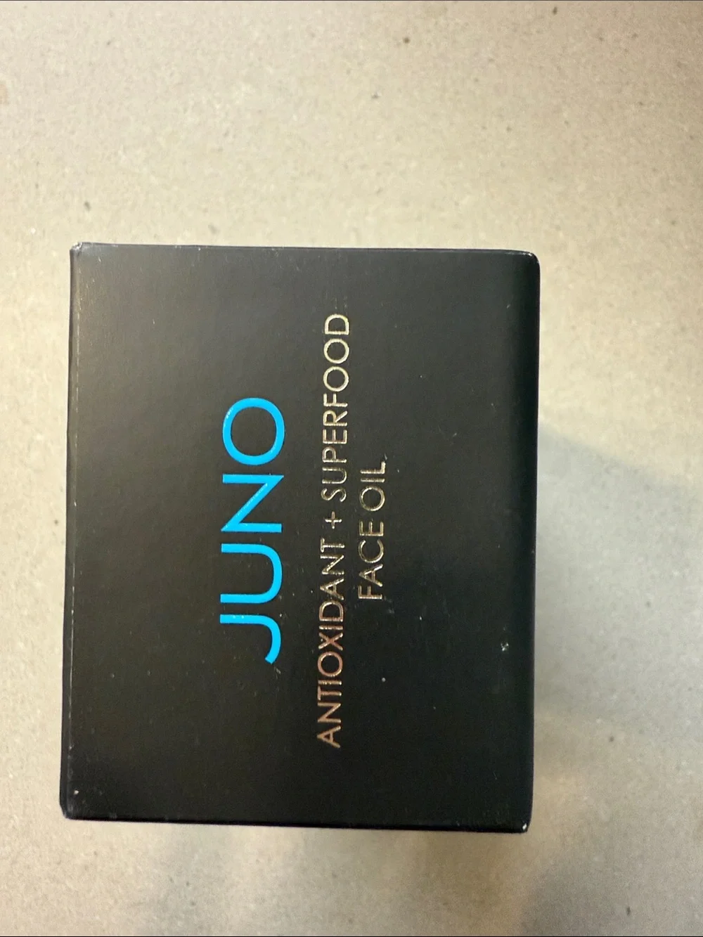 Sunday Riley Juno Antioxidant + Superfood Face Oil — Blue & White